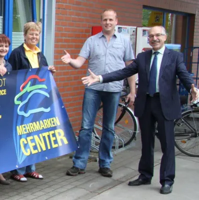 Bild: Autohändler-Einkaufsbörse ELN.de begrüßt den 700. KFZ-Betrieb als Teilnehmer