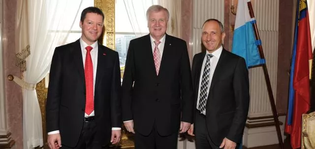 Bild: Liechtensteiner Regierungschef bei Hoval in Deutschland / Hoval ist ein Liechtensteiner Parade-Unternehmen
