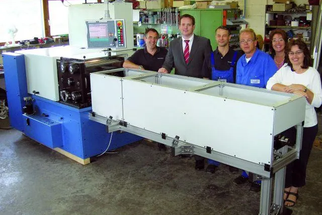 Bild: Rollwalztechnik baut die 500. Maschine in 26 Jahren