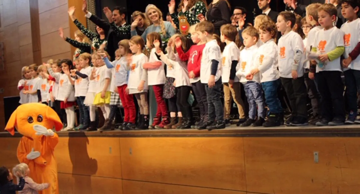 Große und kleine Stars gemeinsam auf der großen Bühne