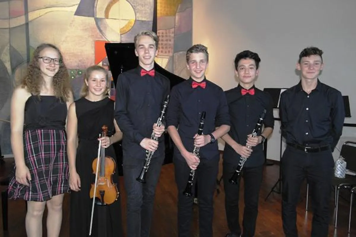 Franziska Wientges,Sara Schlumberger-Ruiz,Moritz Imrecke,Clemens Barth,Jamie Meyer-Eggen,Tim Vögele