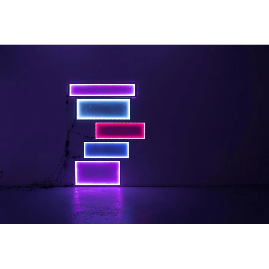 © Sali Muller ?Dematerialisierung? 2019, LEDs, Rahmen, 260 x 200 x 2 cm