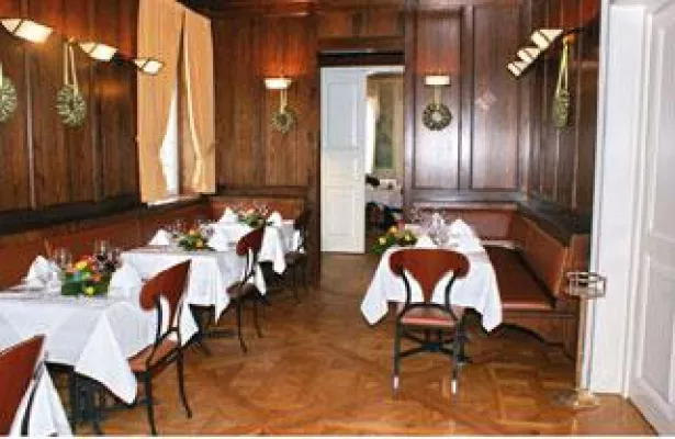 Bild: DER VARTA-FÜHRER - Restaurant der Woche: Restaurant Herzog Carl-Eugen im Schloss Solitude in Stuttgart
