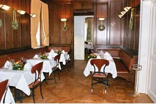 DER VARTA-FÜHRER - Restaurant der Woche: Restaurant Herzog Carl-Eugen im Schloss Solitude in Stuttgart Bild: DER VARTA-FÜHRER - Restaurant der Woche: Restaurant Herzog Carl-Eugen im Schloss Solitude in Stuttgart
