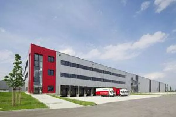 Ratioform nimmt Logistikhalle in Betrieb - Weltweit modernstes Verpackungslager Bild: Ratioform nimmt Logistikhalle in Betrieb - Weltweit modernstes Verpackungslager