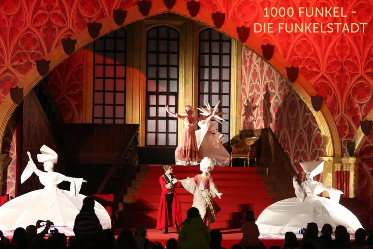 Große Inszenierung im Märchenschloss mit Sandmalerei, Tanz & Theater