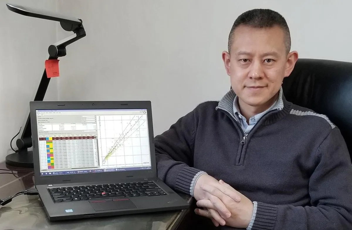 Der Business-Intelligence-Spezialist Ningfeng Xu leitet Saphirions Repräsentanz in Peking.