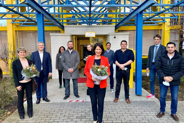 Bild: Wirtschaftsministerin Daniela Schmitt besucht Bio-Gram Diagnostics im TechnologieZentrum Ludwigshafen 