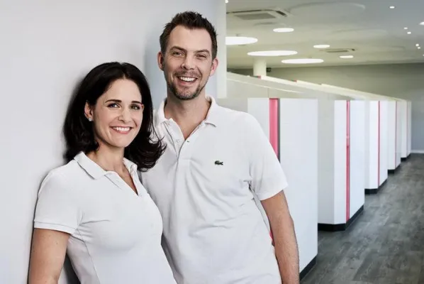 Bild: Eine Praxis für unsichtbare Zahnspangen in München