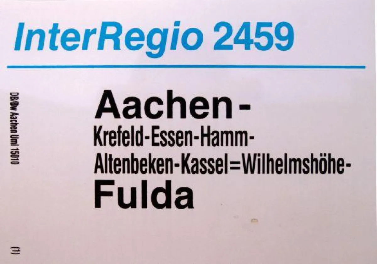 Vor genau 25 Jahren rollte der erste InterRegio-Zug auf der Schiene. Foto: Markus Wetterauer