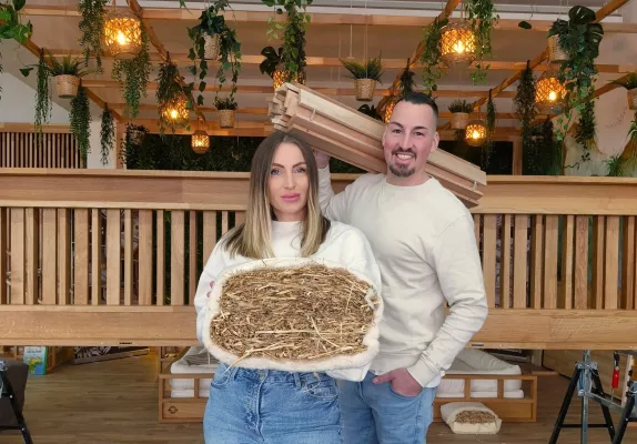 Bild: Natürlich schlafen aus einer Hand – Massivholzbetten & Naturmatratzen