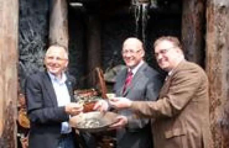 Bild: Yukon Trail eröffnet - Goldgräberromantik in Hannover