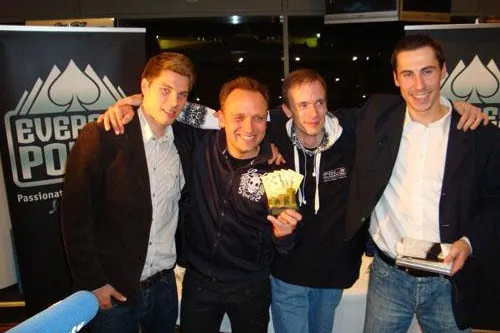 HSV gewinnt die Everest Poker Soccer Challenge 2008 - Beim spannenden Finale lagen die Hamburger klar vorn Bild: HSV gewinnt die Everest Poker Soccer Challenge 2008 - Beim spannenden Finale lagen die Hamburger klar vorn