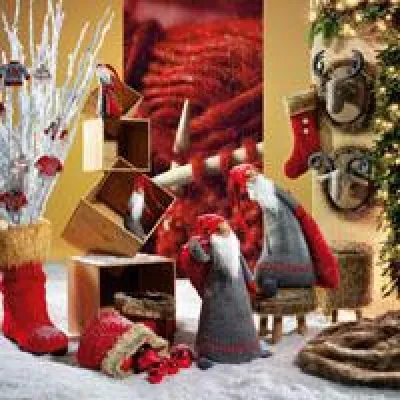 Bild: Deko-Spezialist Woerner -Blickfänge in Übergröße: Die Weihnachtsdeko kommt gro? raus