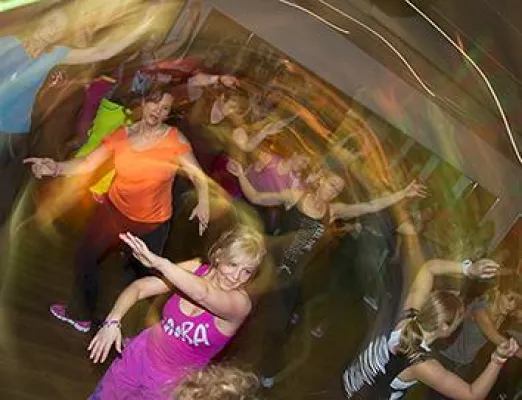 Gute Vorsätze: Mit Zumba-Fitness das neue Jahr beginnen Bild: Gute Vorsätze: Mit Zumba-Fitness das neue Jahr beginnen