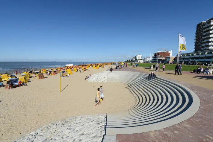 Bild: Cuxhaven: Gesunder Spaziergang am Meer