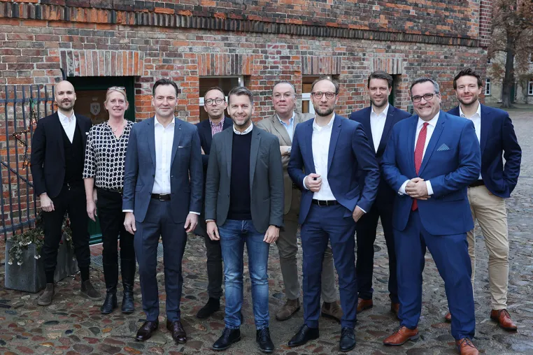 Wirtschaftsakteure im Austausch mit Volkswagen CEO Thomas Schäfer Bild: Wirtschaftsakteure im Austausch mit Volkswagen CEO Thomas Schäfer