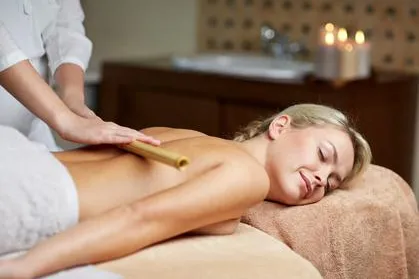 Bild: Die Massage mit warmen Bambusstäbchen: Entspannung, Harmonie und Gesundheit