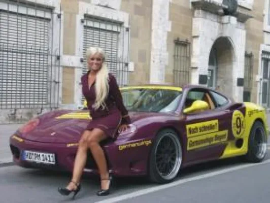 ISM Product Media lässt Ferrari für Germanwings fliegen Bild: ISM Product Media lässt Ferrari für Germanwings fliegen