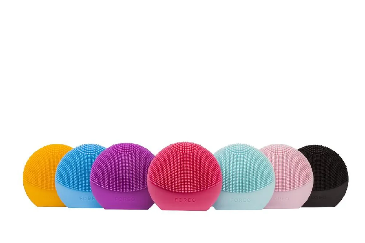 Sie ist klein, sie ist stylisch - sie macht einen tollen Job! LUNA play plus von FOREO.