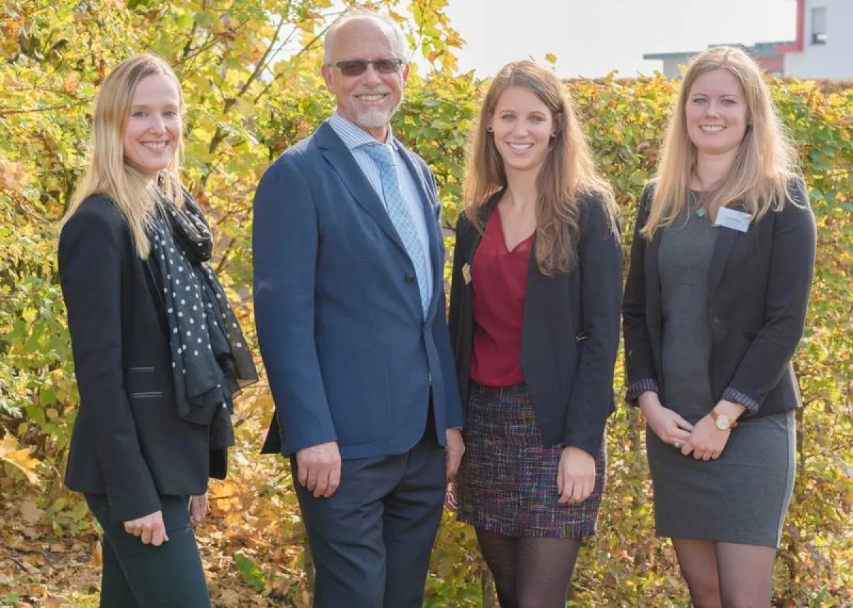 Das Projektteam vLead an der Universität Trier (von links): Valeria Bernardy, Prof. Dr. Conny Antoni, Rebecca Müller und Anna Röltgen. (Uni Trier, Sheila Dolman)