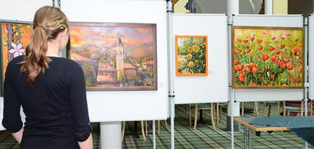 Bild: „Malerei, die Freude schenkt“ - neue Gemäldeausstellung von Gerd Schnetter in der Zentralklinik Bad Berka