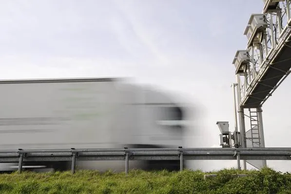 Mit der DKV Card die Straßenbenutzungssteuer UK begleichen Bild: Mit der DKV Card die Straßenbenutzungssteuer UK begleichen