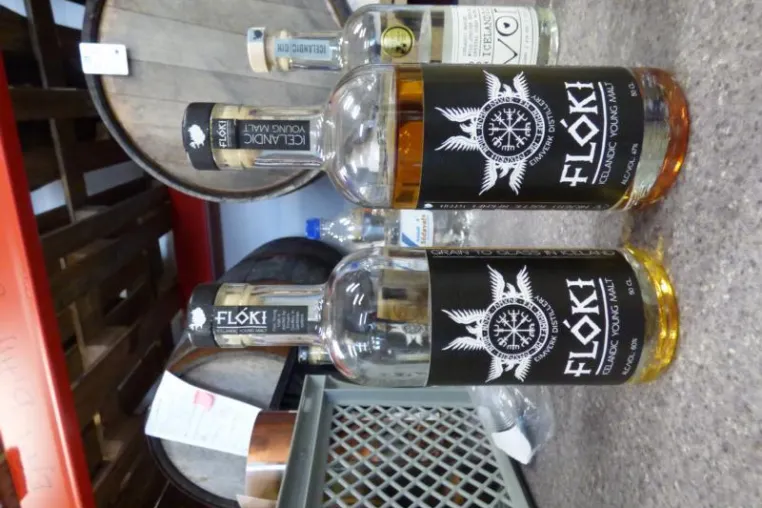Glentaste verkostet isländischen Whiskey vor Ort Bild: Glentaste verkostet isländischen Whiskey vor Ort