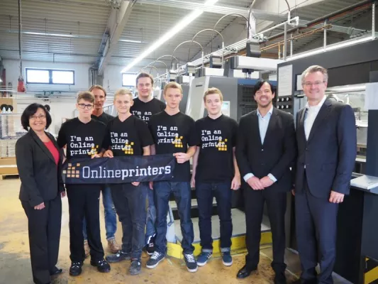 Vier neue Azubis drucken ab 1. September bei Onlineprinters GmbH Bild: Vier neue Azubis drucken ab 1. September bei Onlineprinters GmbH