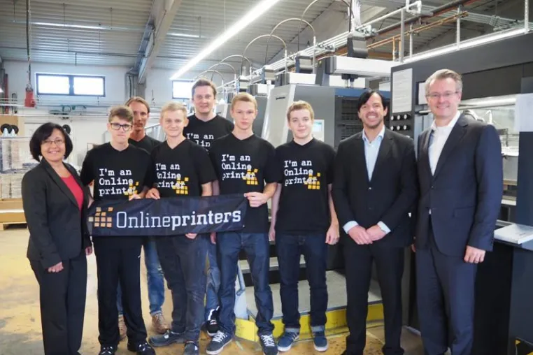 Vier neue Azubis drucken ab 1. September bei Onlineprinters GmbH Bild: Vier neue Azubis drucken ab 1. September bei Onlineprinters GmbH