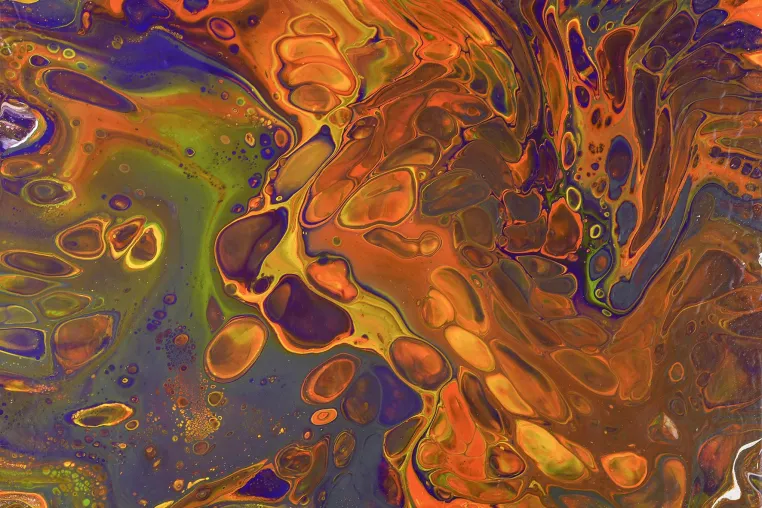 Kreative Pinselstriche und fließende Farbspiele aus Acryl Bild: Kreative Pinselstriche und fließende Farbspiele aus Acryl