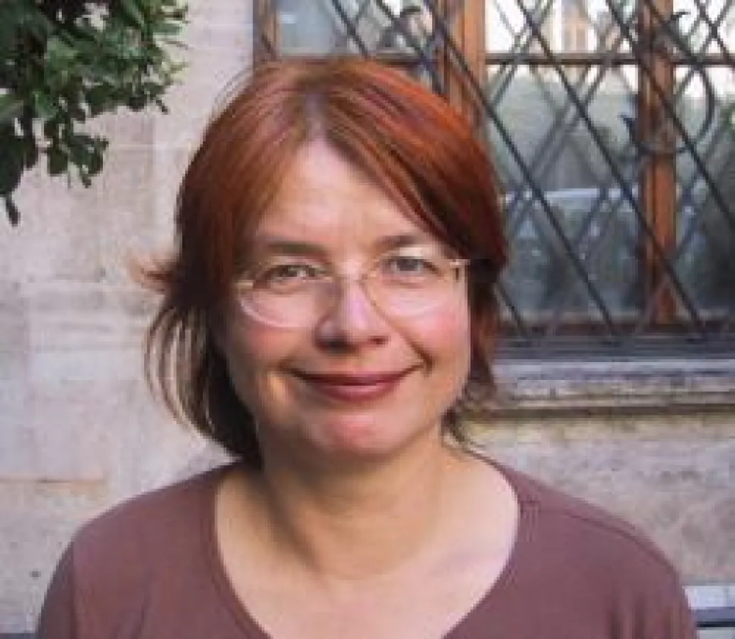 GISELA STRAUSS, ENGAGIERTE NGO ÜBERSETZERIN