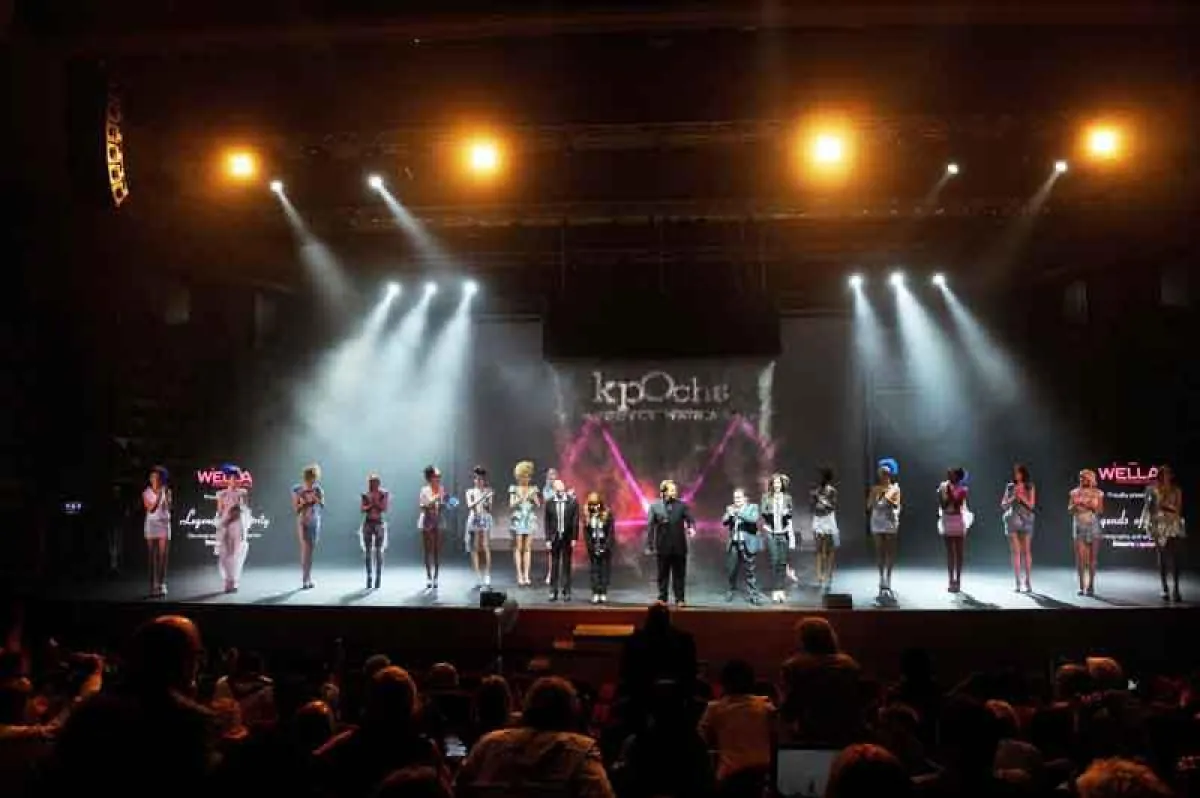 Nebelgrafiksystem „Fog Projection Screen“ von watershow.de auf dem Intercoiffure World Congress (Fot