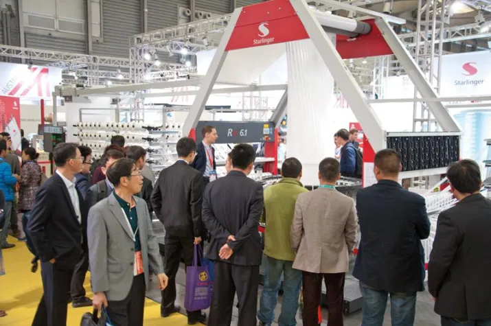 Bild: Chinaplas: Starlinger punktet mit intelligenter Produktion