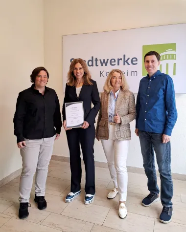 Bild: Stadtwerke Kelheim erhalten Auszeichnung für ganzheitliches Gesundheitsmanagement