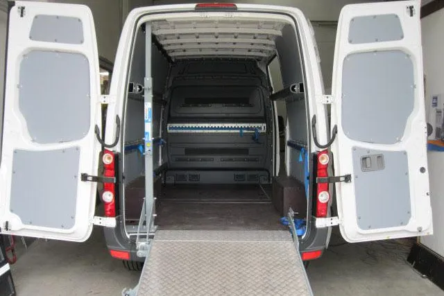 Äußerst robust: StoreVan Fahrzeugeinrichtung ausgelegt für die Ladung von schweren Maschinen Bild: Äußerst robust: StoreVan Fahrzeugeinrichtung ausgelegt für die Ladung von schweren Maschinen