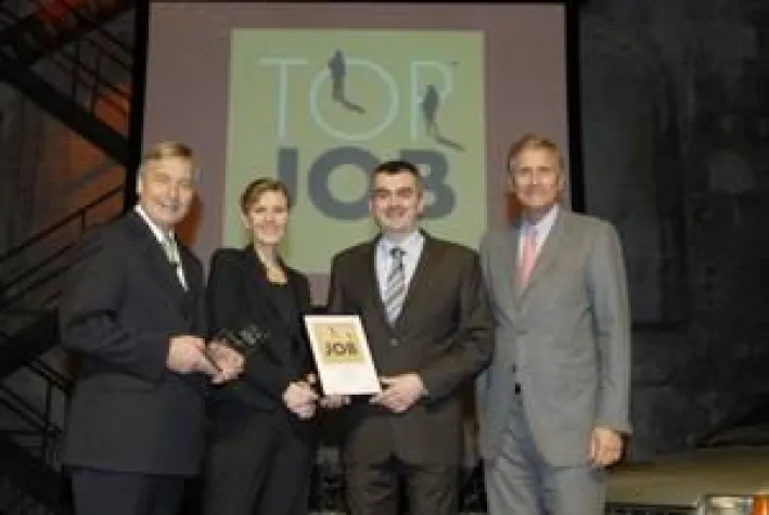 Bild: Ausgezeichnete Mitarbeiterförderung bei der Engel AG