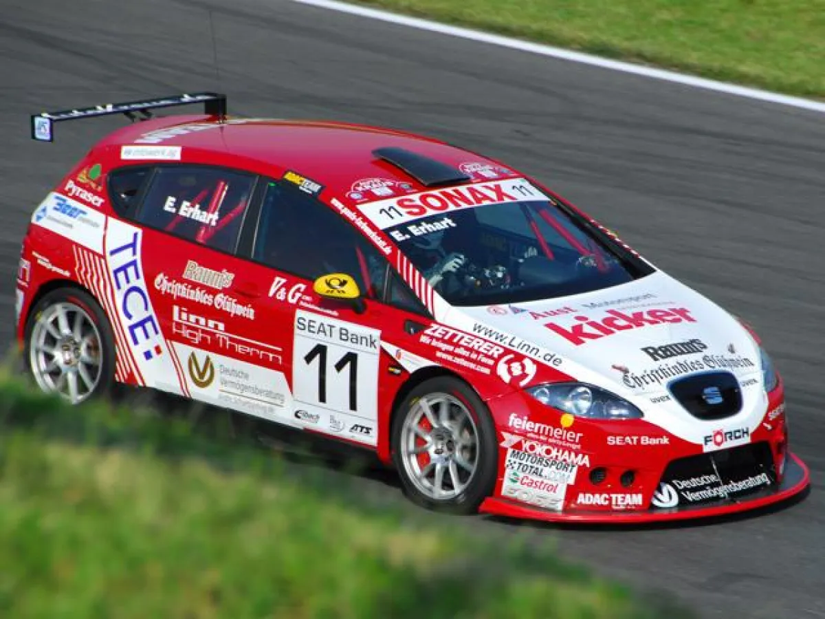 Adrenalin-Kick: Drei Runden im Renntempo mit Elia Erhart auf dem Hockenheimring