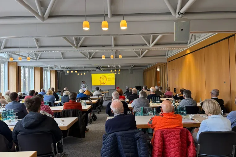 STADEUM wird zur Bühne für modernes Hörtraining von HörVergnügen Bild: STADEUM wird zur Bühne für modernes Hörtraining von HörVergnügen