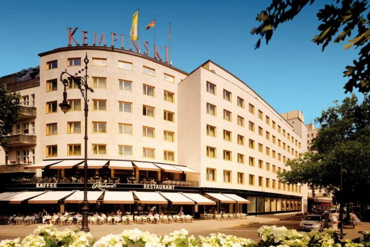 Kempinski Hotel Bristol Berlin - Generalsanierung des ensemblegeschützten „Turms“ Bild: Kempinski Hotel Bristol Berlin - Generalsanierung des ensemblegeschützten „Turms“