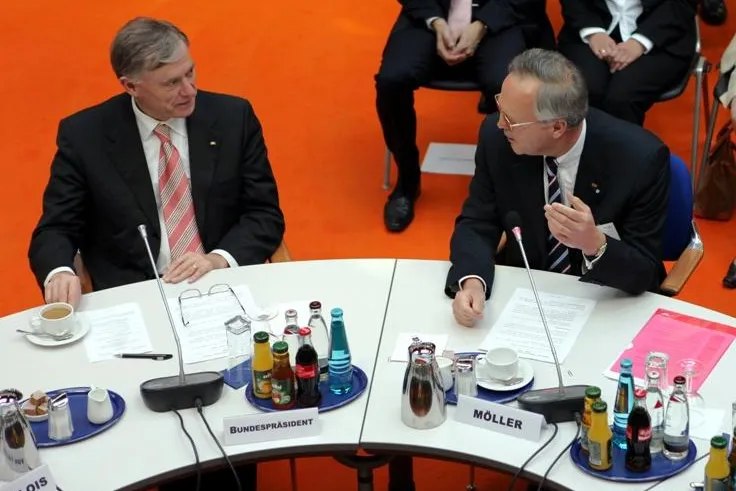 Bild: Bundespräsident Horst Köhler lobt das Institut für Zeitgeschichte