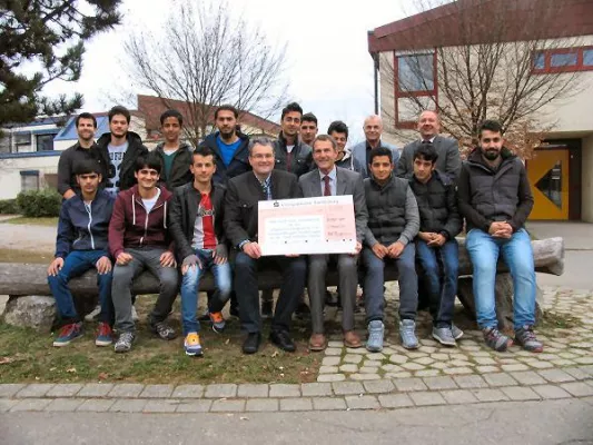Bild: Buchmann-Spende: 3.000 Euro für junge Flüchtlinge im Berufsbildungswerk