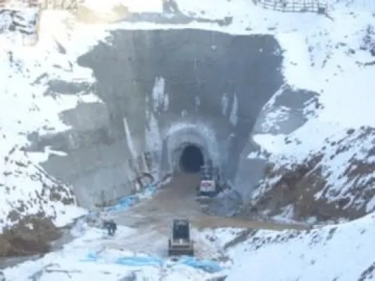 Bobcat schafft Licht am Ende des Tunnel Bild: Bobcat schafft Licht am Ende des Tunnel