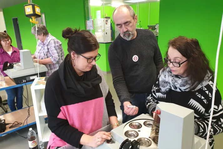 Bild: Boom: Buttons gegen Händeschütteln