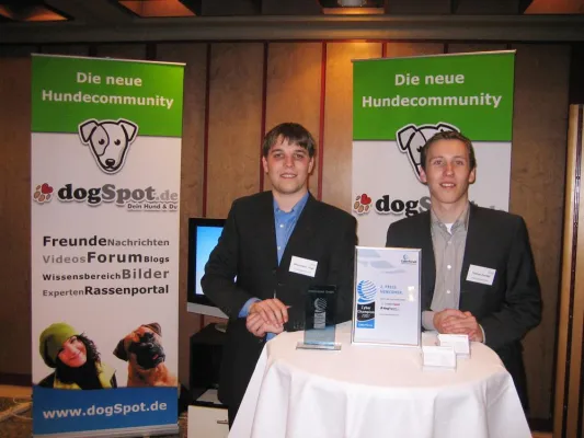 Bild: dogSpot.de – Die Hunde-Community erhält Auszeichnung beim CyberChampion Wettbewerb 2007