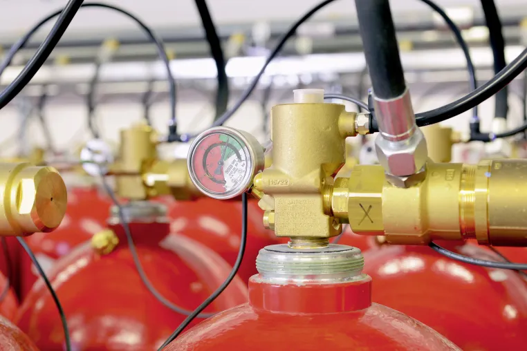 Bild: Nachhaltigkeit bei Minimax: Mehrwegflaschen für Gaslöschanlagen