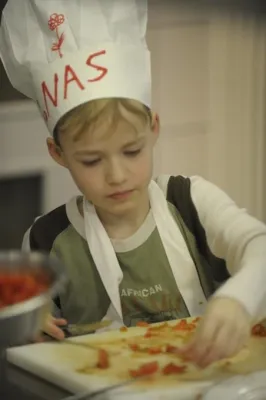 Bild: Feinschmecker-Nachwuchs – Kinder kochen mit dem Sternekoch