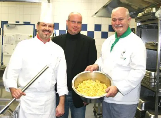 Bauarbeiten zum Start des neuen Konzeptes der Speisenversorgung Bild: Bauarbeiten zum Start des neuen Konzeptes der Speisenversorgung