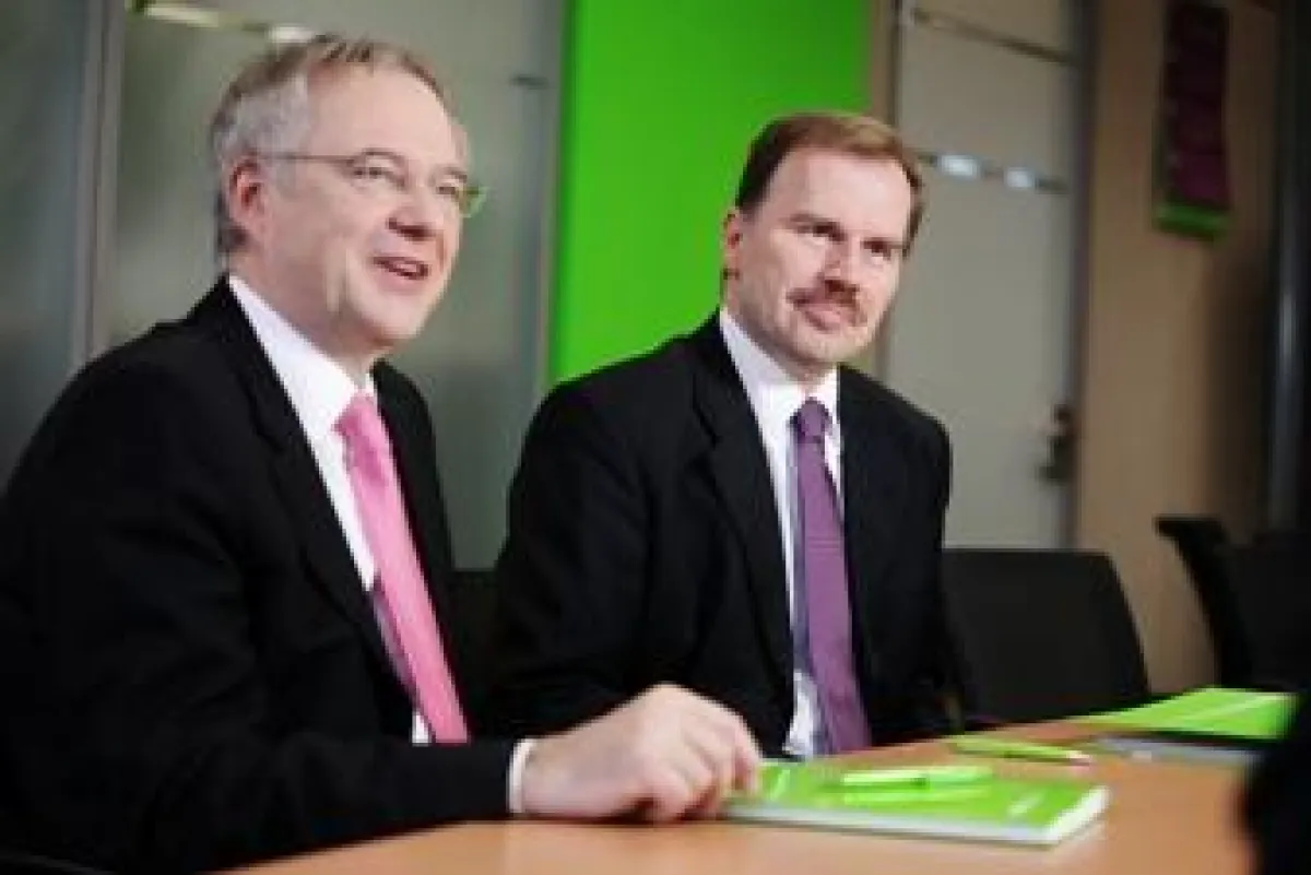 v.l.: Dr. Wilfried Krüger, Vorsitzender der Geschäftsführung AutoVision GmbH, und Bernd Gander, Geschäftsführer AutoVision GmbH