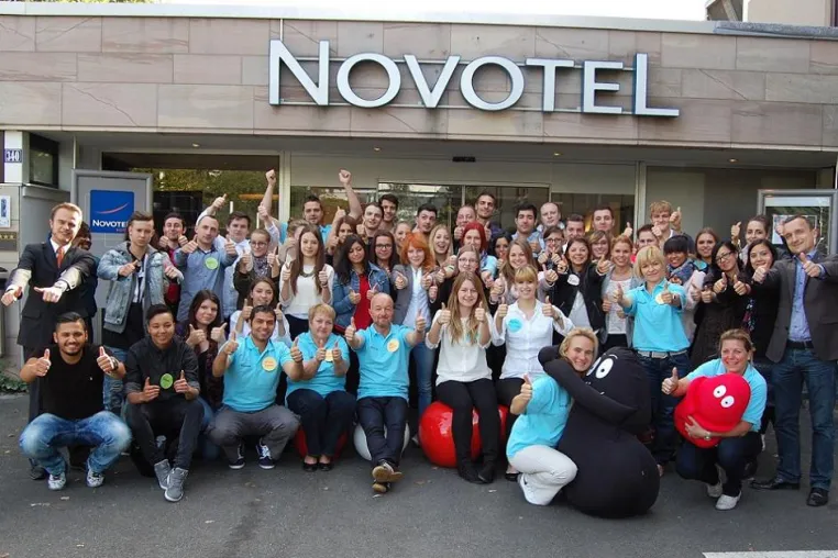 Welcome Days bei Novotel und Mercure: Fränkische Accor-Hotels begrüßen 40 neue Azubis Bild: Welcome Days bei Novotel und Mercure: Fränkische Accor-Hotels begrüßen 40 neue Azubis
